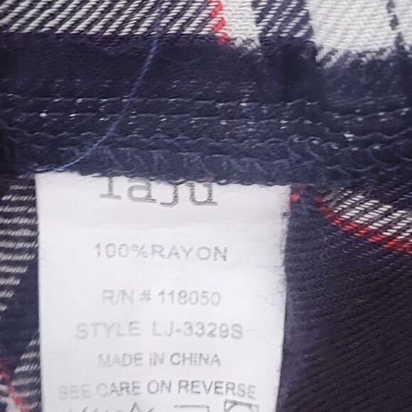 UPCYCLED Flannel with "USA" Embroidered Patch | Large - Picture 6 of 8